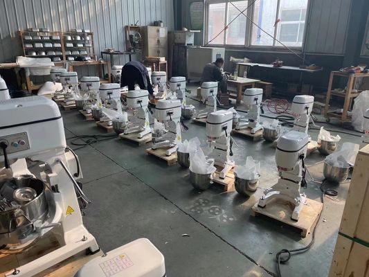 میکسر کف سیاره ای 40 لیتری Melt Driven Free Stand Free 3 سرعته 1.13kw